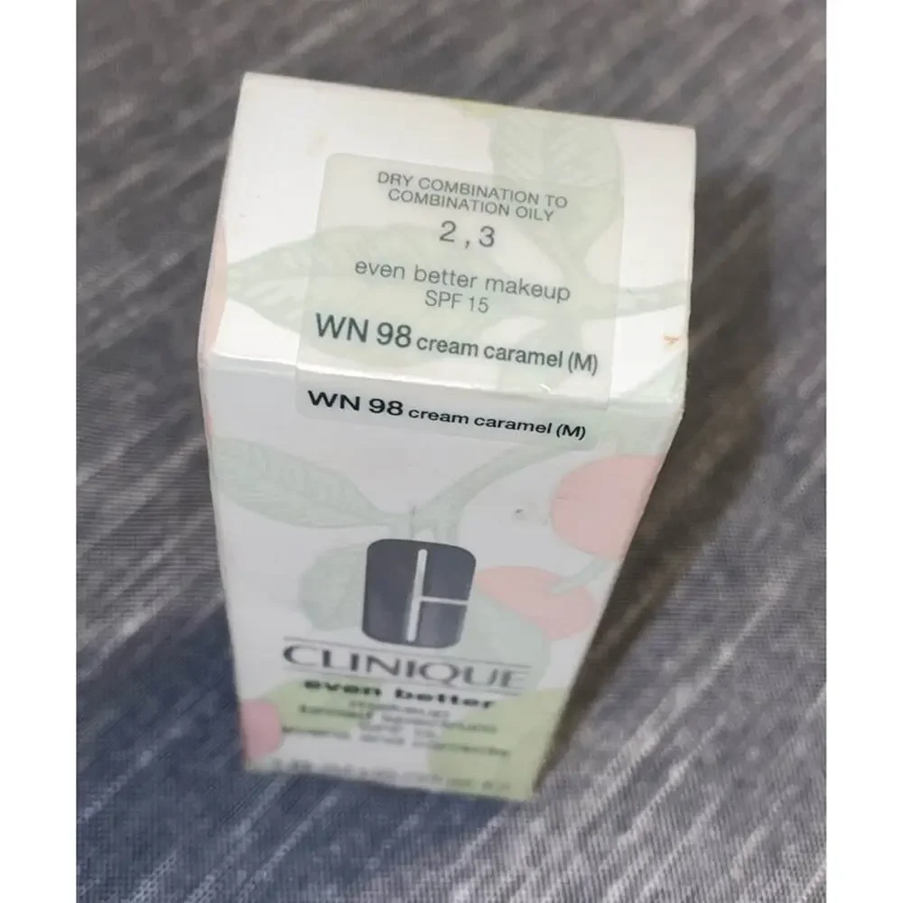 NEW! $39 Clinique Even Better Makeup (WN98- cream caramel)